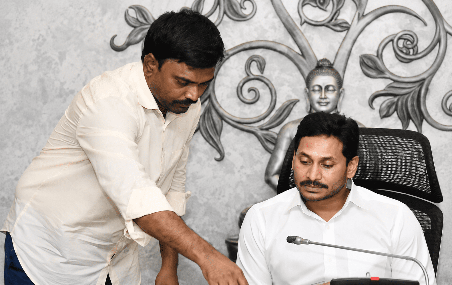 లిక్కర్ కేసులో జగన్ మాజీ పీఏ కేఎన్ఆర్‌పై సిట్ ఫోకస్….